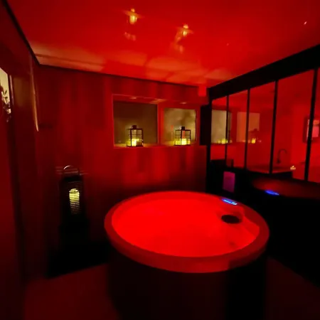 Loft Red Lights * Saint-Cyprien (Pyrenees-Orientales)