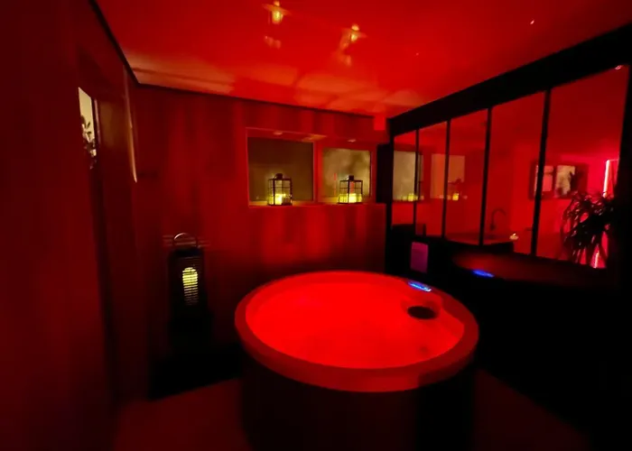Loft Red Lights * Сен-Сиприен