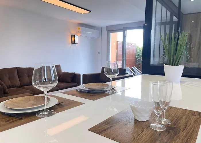 Апартаменты Loft Red Lights Сен-Сиприен