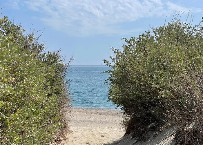 Апартаменты Loft Red Lights Сен-Сиприен